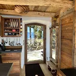 Private Luxury & Silence Retreat With Spectacular View Over The Maggiore 住宿加早餐酒店