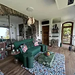 Private Luxury & Silence Retreat With Spectacular View Over The Maggiore 住宿加早餐酒店 4*