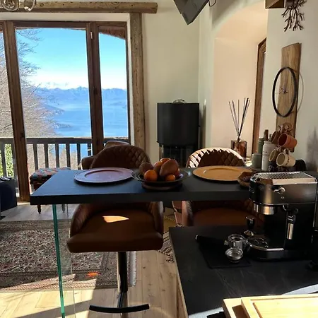 Private Luxury & Silence Retreat With Spectacular View Over The Maggiore Frühstückspension *