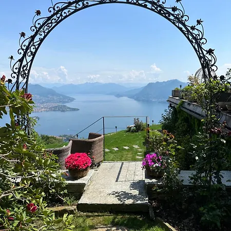 Private Luxury & Silence Retreat With Spectacular View Over The Maggiore Bed & Breakfast