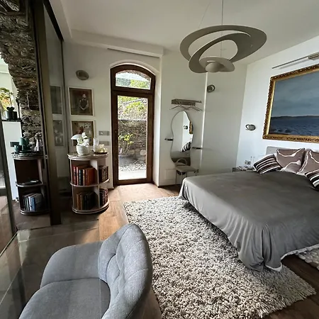 Private Luxury & Silence Retreat With Spectacular View Over The Maggiore Frühstückspension Stresa
