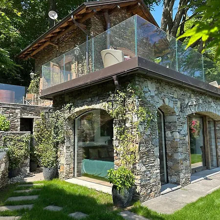 Private Luxury & Silence Retreat With Spectacular View Over The Maggiore Bed & Breakfast