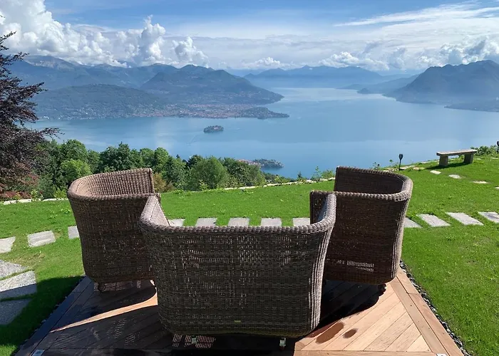 Bed & Breakfast Private Luxury & Silence Retreat With Spectacular View Over The Maggiore Stresa
