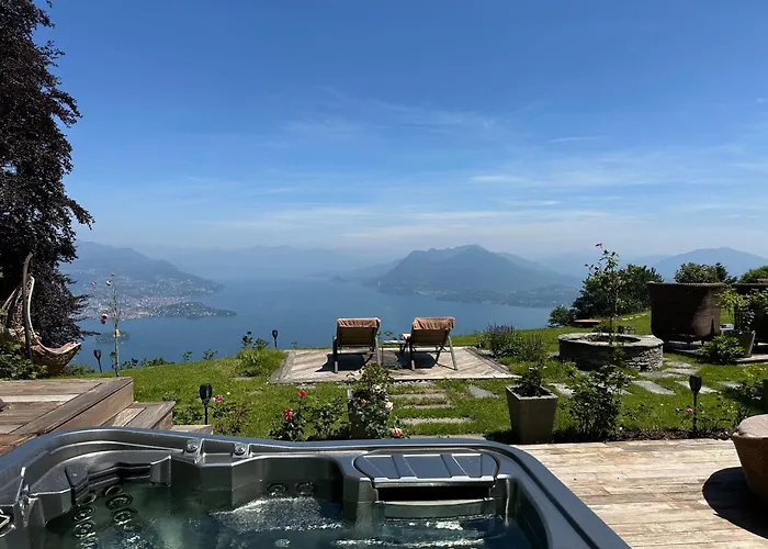 Frühstückspension Private Luxury & Silence Retreat With Spectacular View Over The Maggiore
