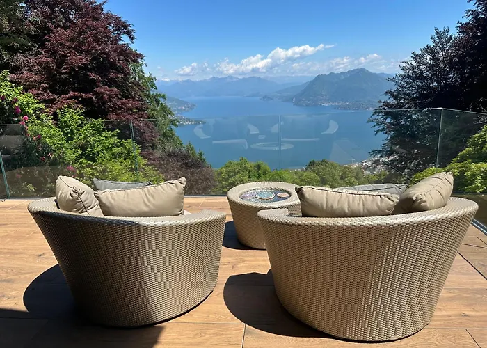 Private Luxury & Silence Retreat With Spectacular View Over The Maggiore Bed & Breakfast