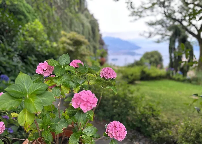 Private Luxury & Silence Retreat With Spectacular View Over The Maggiore Bed & Breakfast Stresa
