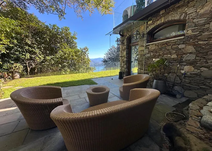 Private Luxury & Silence Retreat With Spectacular View Over The Maggiore Bed & Breakfast 4*