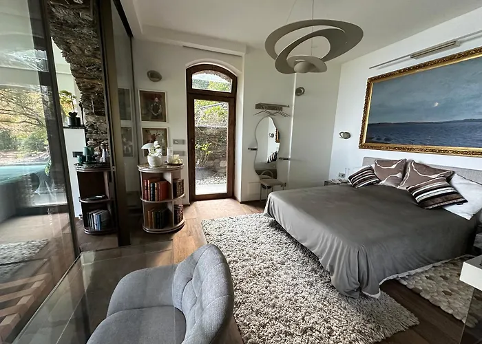 Private Luxury & Silence Retreat With Spectacular View Over The Maggiore Frühstückspension Stresa