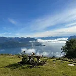 Alojamento de Acomodação e Pequeno-almoço Private Luxury & Silence Retreat With Spectacular View Over The Maggiore Stresa