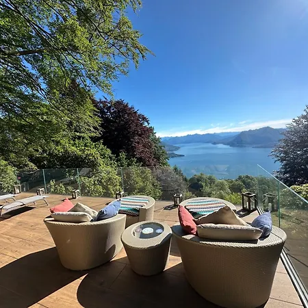 Private Luxury & Silence Retreat With Spectacular View Over The Maggiore Bed and Breakfast Στρέσα