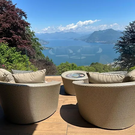 Private Luxury & Silence Retreat With Spectacular View Over The Maggiore Bed & Breakfast