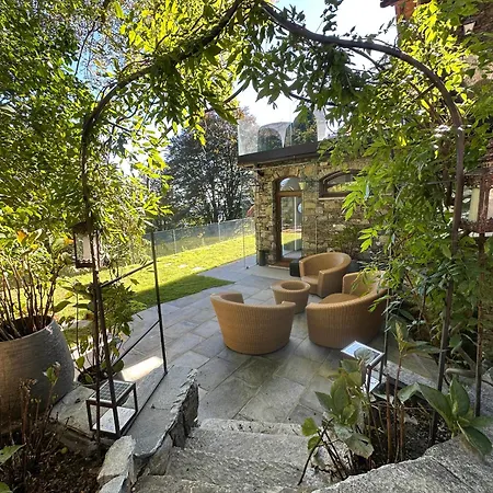 Private Luxury & Silence Retreat With Spectacular View Over The Maggiore Bed and Breakfast Στρέσα