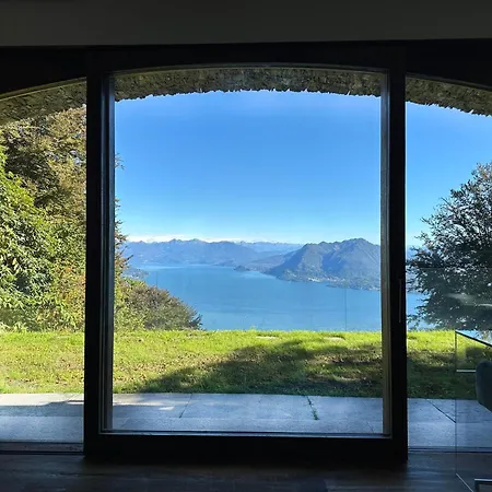 Private Luxury & Silence Retreat With Spectacular View Over The Maggiore Bed and Breakfast Στρέσα